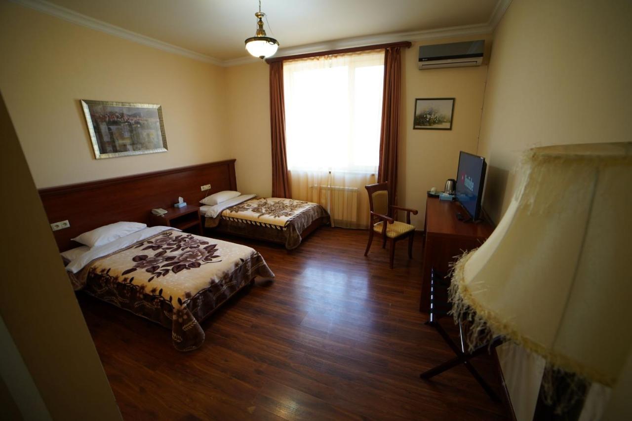 Syunik Hotel Kapan Kültér fotó