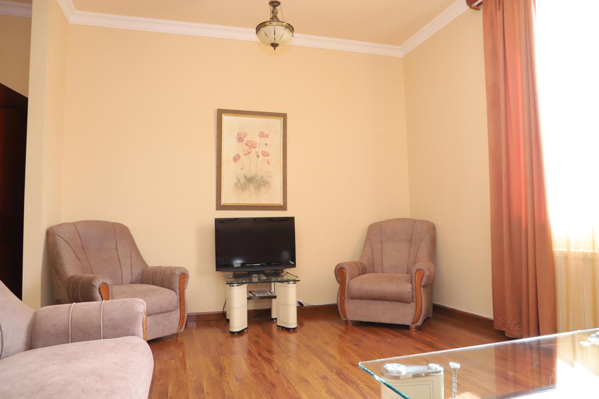 Syunik Hotel Kapan Kültér fotó
