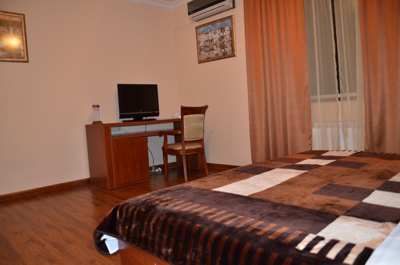 Syunik Hotel Kapan Kültér fotó